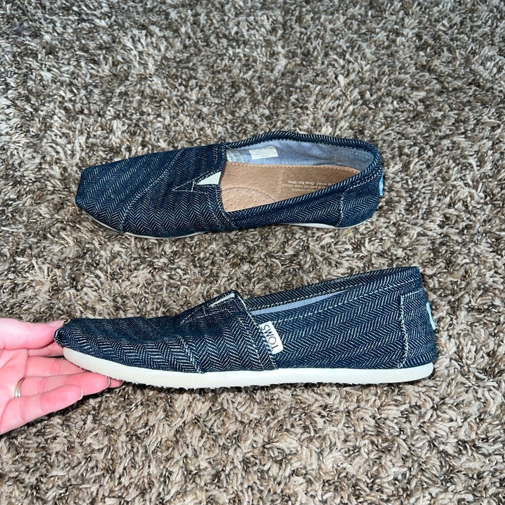 Toms Denim Canvas Slip Ons Size 7.5 - Picture 1 of 6